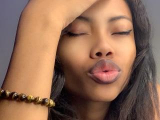 LindaSanchezL - Live Sex Cam - 28211933