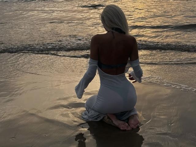 GlariyaHot - Live porn &amp; sex cam - 28212518