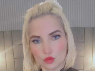 GiuliaAddams - Élő pornó és szexkamera - 28215182