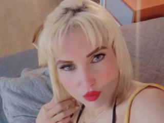 GiuliaAddams - Élő pornó és szexkamera - 28215311