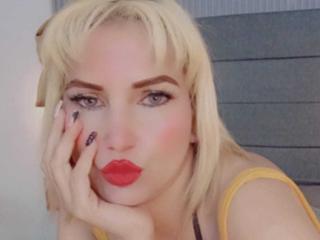 GiuliaAddams - Élő pornó és szexkamera - 28215323