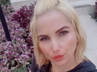 GiuliaAddams - Élő pornó és szexkamera - 28215353