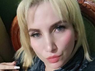 GiuliaAddams - Élő pornó és szexkamera - 28215359