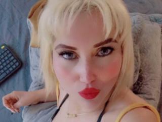 GiuliaAddams - Élő pornó és szexkamera - 28215389