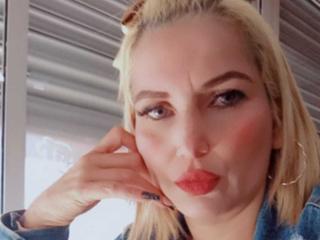 GiuliaAddams - Élő pornó és szexkamera - 28215410