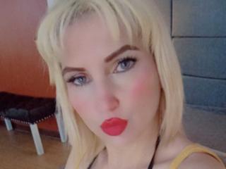 GiuliaAddams - Élő pornó és szexkamera - 28215416