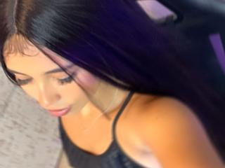 BarelyLegel - Live sex cam - 28215635