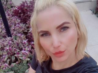 GiuliaAddams - Élő pornó és szexkamera - 28215857