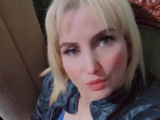 GiuliaAddams - Élő pornó és szexkamera - 28215869