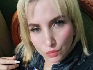 GiuliaAddams - Élő pornó és szexkamera - 28215875