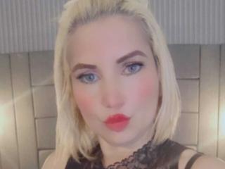 GiuliaAddams - Élő pornó és szexkamera - 28215881