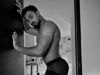 IvannaAndFriend - Live porn &amp; sex cam - 28216679