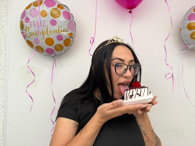 CamilleJuicyHot - Live sex cam - 28216853