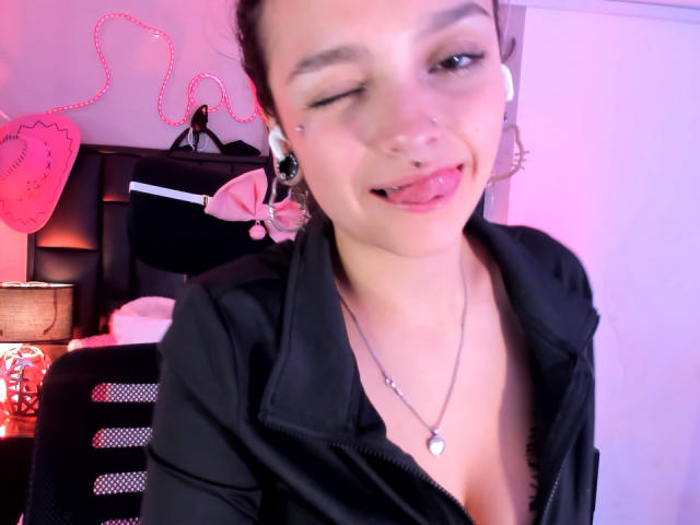 MarietteJones - Live sex cam - 28220987