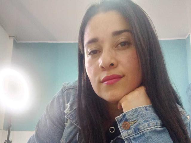 AlanaSteel - פורנו בשידור חי ומצלמת סקס - 28223783