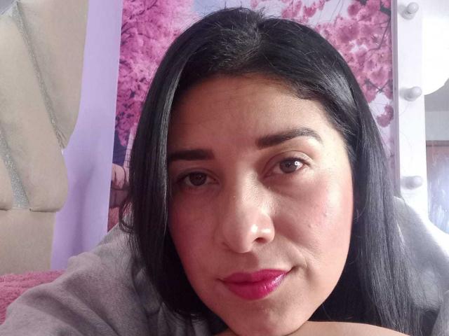 AlanaSteel - Élő pornó és szexkamera - 28224035