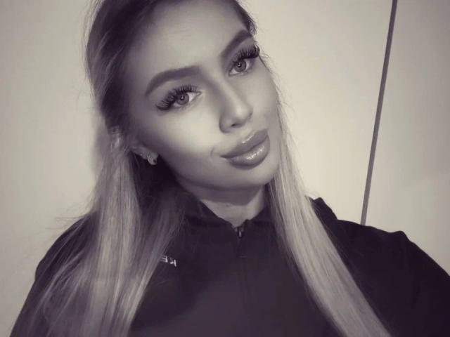 Glamur-hot - Live porn &amp; sex cam - 28224095