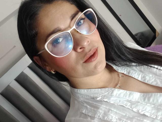 AlanaSteel - פורנו בשידור חי ומצלמת סקס - 28224233