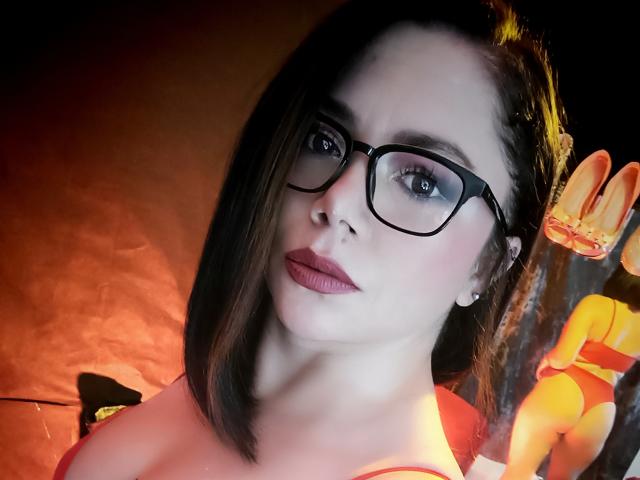 SamanthaVenus - Live Sex Cam - 28225067