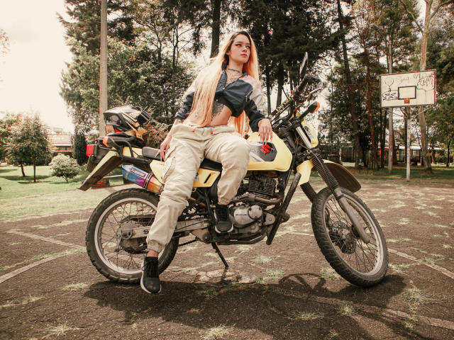 MiaValentine - Élő pornó és szexkamera - 28229624