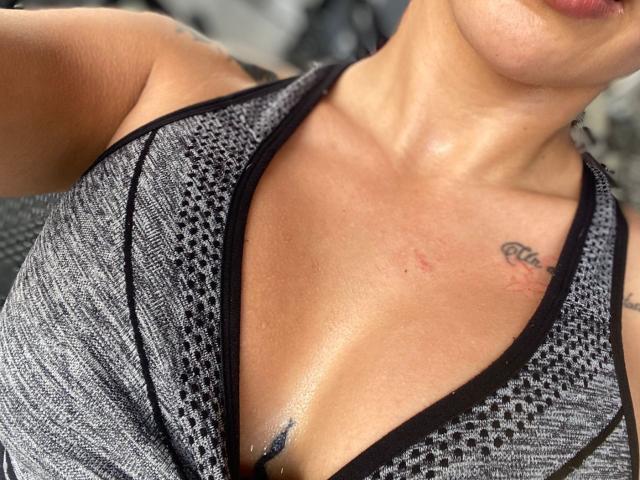 ValeryHarllow - Live sex cam - 28245551