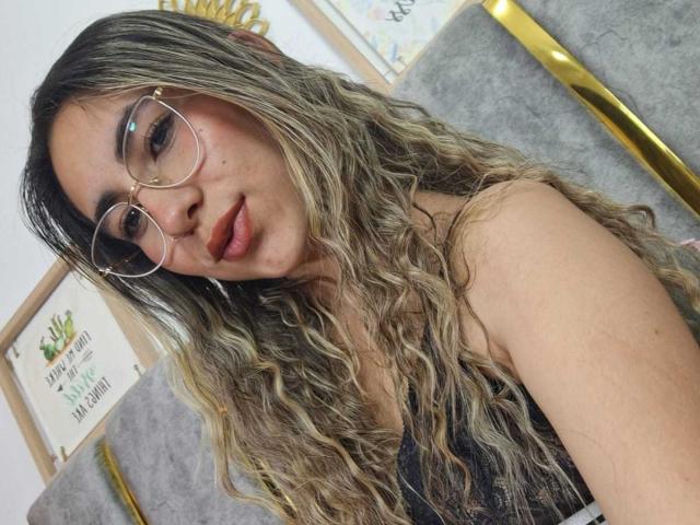 ScarlettKhan - Porno na żywo i seks kamera - 28253321