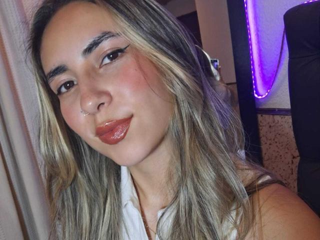 ScarlettKhan - Live sex cam - 28253474