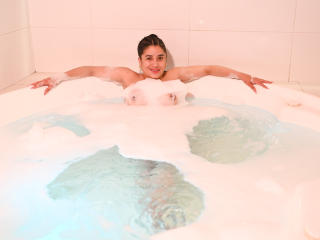 Ver a ficha detalhada de  HanaMariana