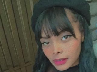 Ver a ficha detalhada de  EmmaEbony