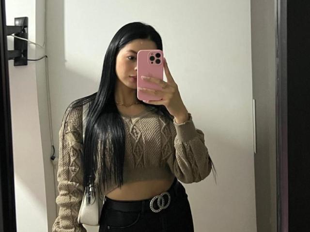 IsabellaJames - פורנו בשידור חי ומצלמת סקס - 28260755