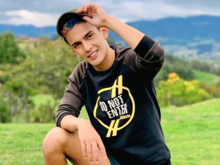 Ver a ficha detalhada de  AndrewSiilvaa