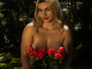 AtheneaRossi - Live porn &amp; sex cam - 28272095