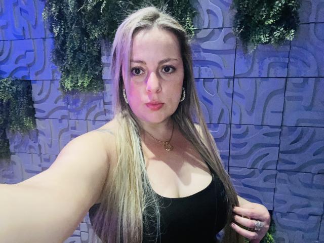 SamanthaGold - Live sexe cam - 28273037