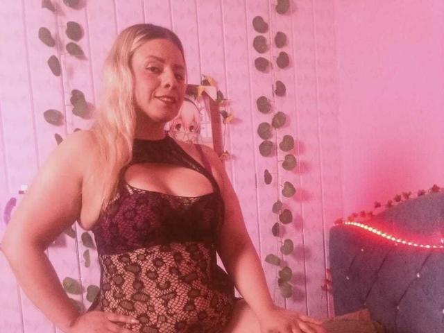 KathaleyaGrayyAss - Live porn &amp; sex cam - 28273400