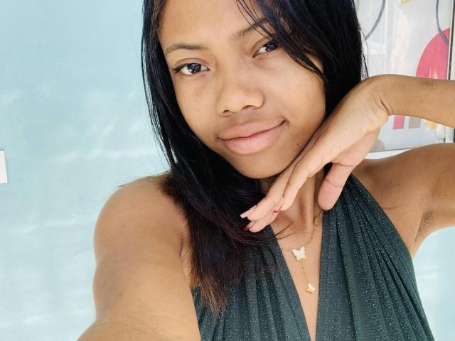 LindaSanchezL - Live porn &amp; sex cam - 28279079