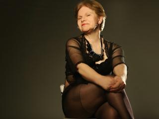 MatureEdith - Live chat xXx with this ordinary body shape MILF 