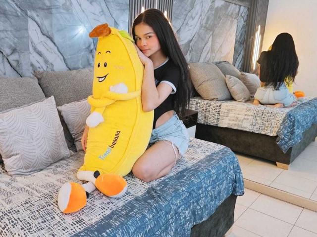MiaGalvez - Live Sex Cam - 28295900