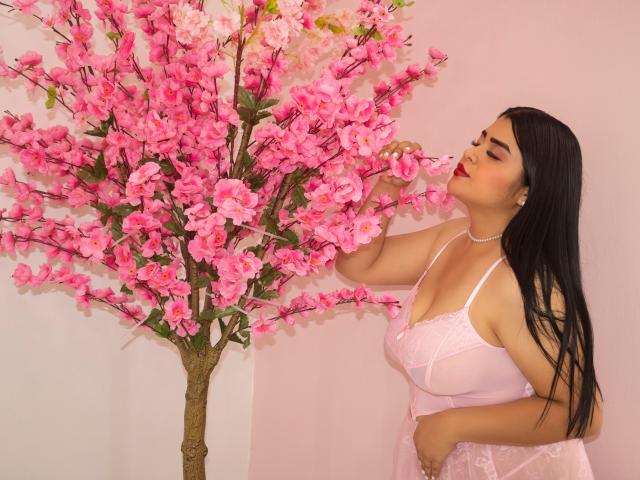 EmilyBoobsss - Live sex cam - 28296029
