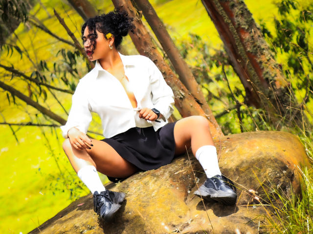 SophieSonyas - Live porn &amp; sex cam - 28300523