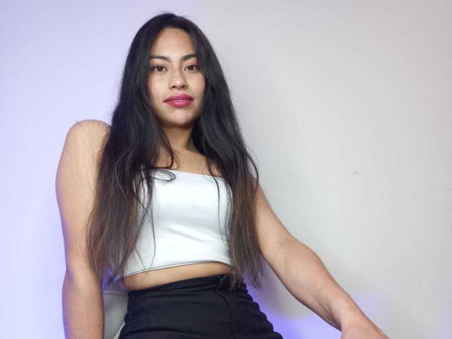 EmilyMitchell - ライブポルノ&amp;セックスカム - 28304516