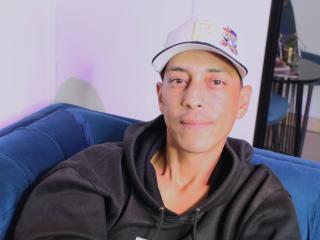 LatinDreams69 - Live porn &amp; sex cam - 28304861