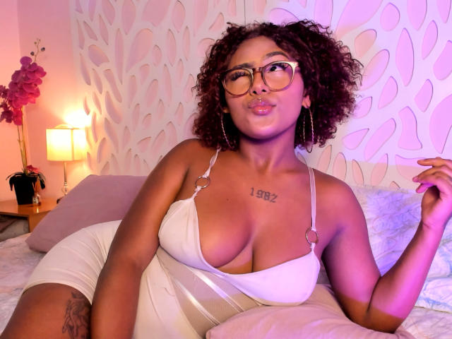 AmberQueeny - Live sex cam - 28327889