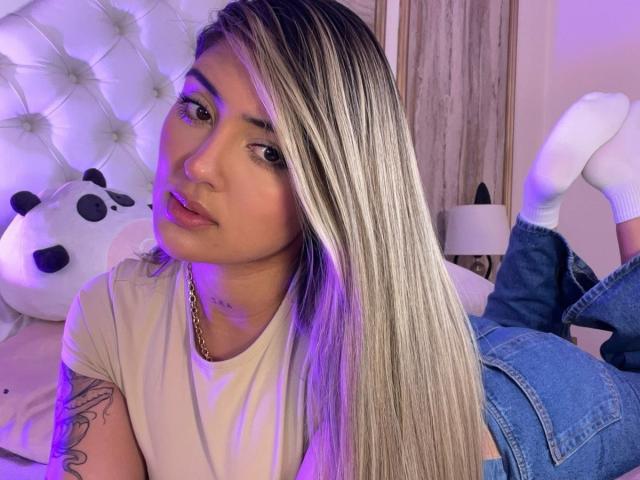 MaeCollins - Live porn &amp; sex cam - 28336166