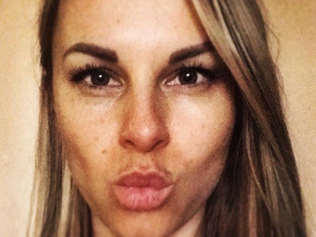 BelleLisaG - Live Sex Cam - 28338599