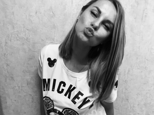 BelleLisaG - Élő pornó és szexkamera - 28338644