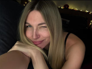 InvitingTina - Live sex cam - 28338911