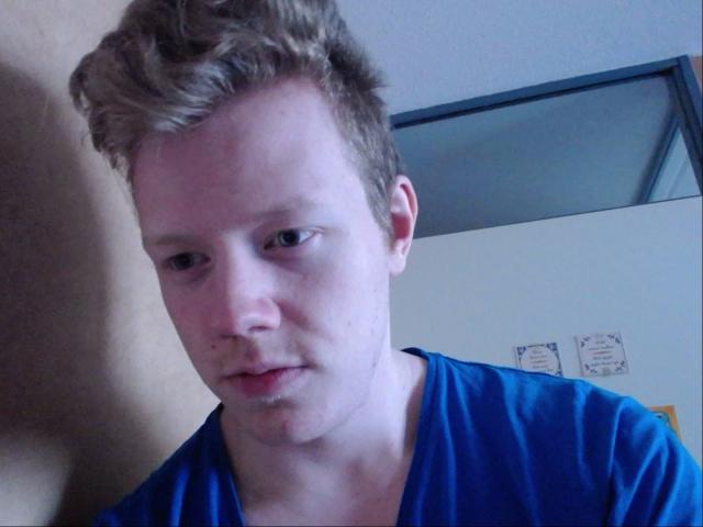 AndyBoy69 - Video chat hard with a ordinary body shape Horny gay lads 
