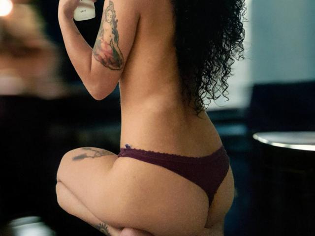 RosannaBlue - Live sex cam - 28342187