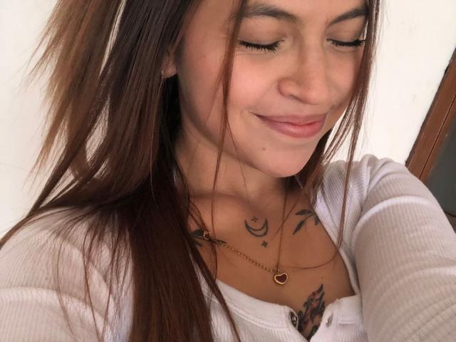 EmiliaJade - Live porn &amp; sex cam - 28342220