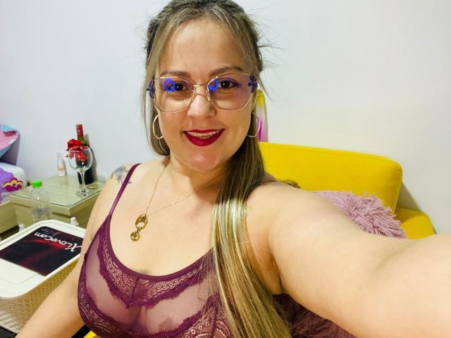 SamanthaGold - Live sex cam - 28343204